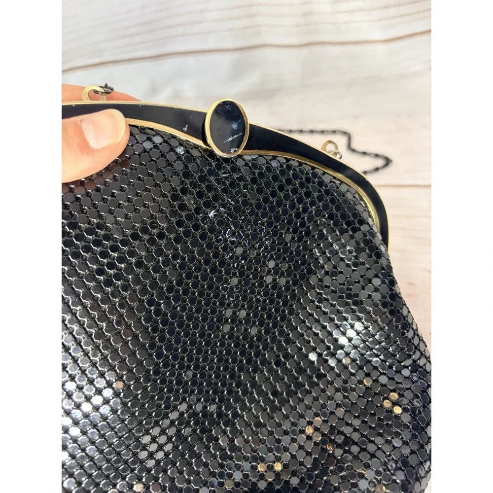 Vintage Boutique Black Aluminum Metal Mesh Purse Gold Chain And Kiss Clasp‎